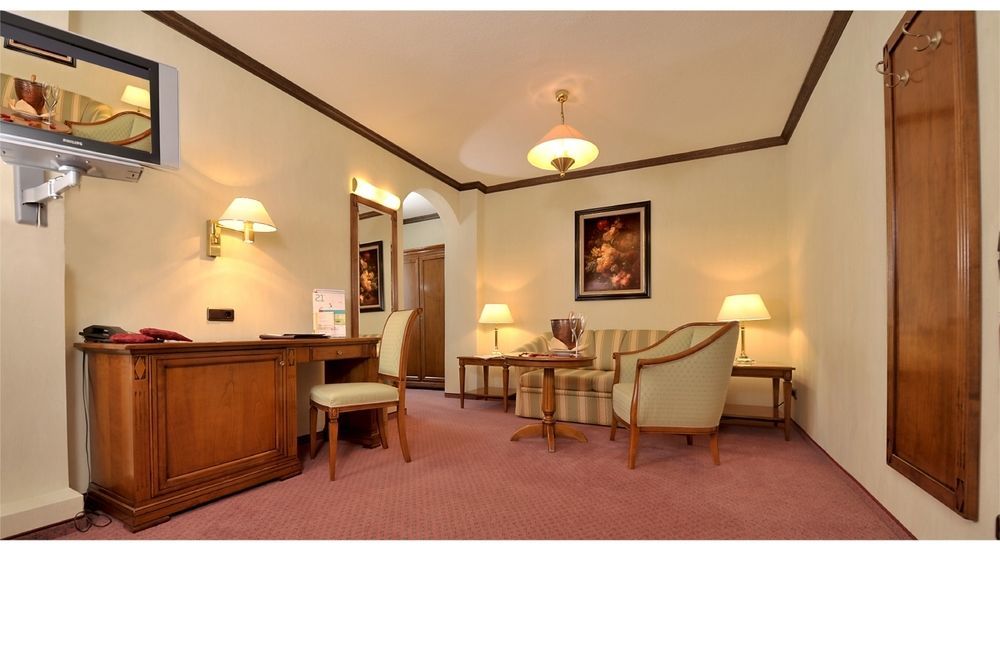 Lohmann'S Romantik Hotel Gravenberg Langenfeld  Eksteriør bilde