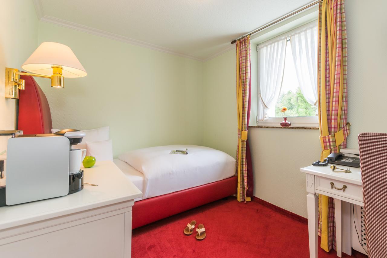 Lohmann'S Romantik Hotel Gravenberg Langenfeld  Eksteriør bilde