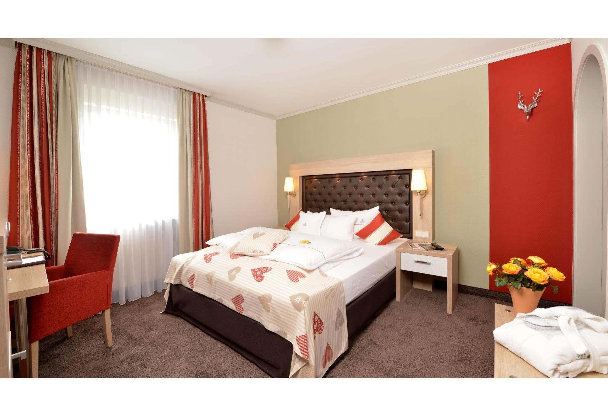 Lohmann'S Romantik Hotel Gravenberg Langenfeld  Eksteriør bilde