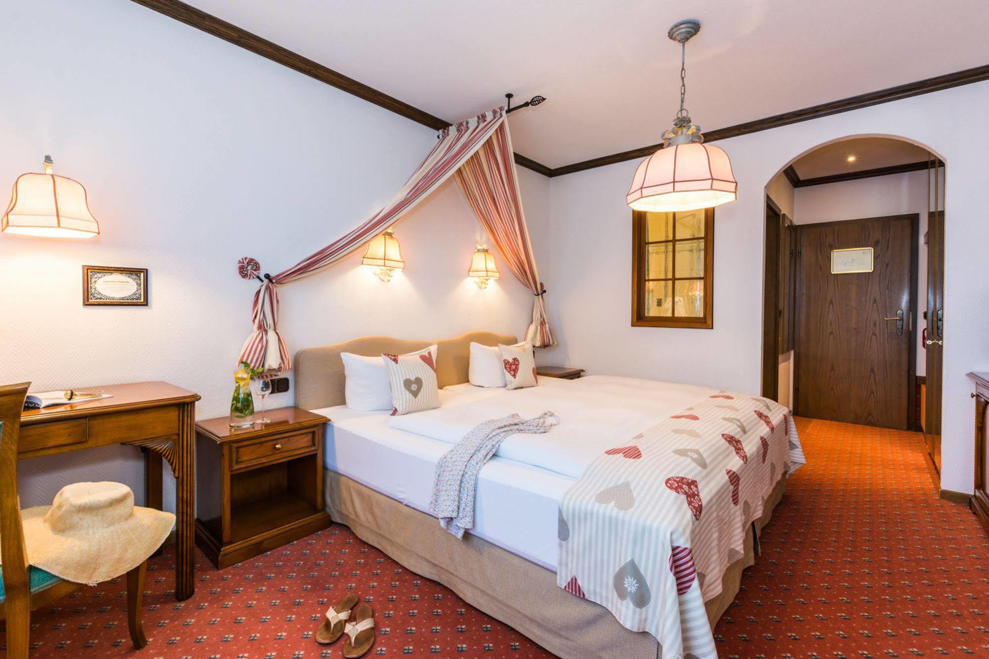 Lohmann'S Romantik Hotel Gravenberg Langenfeld  Eksteriør bilde