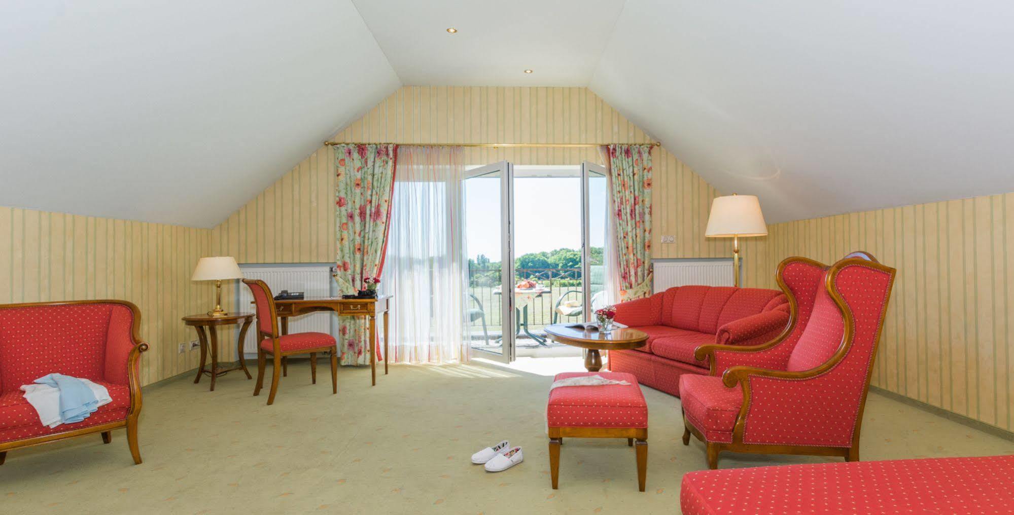 Lohmann'S Romantik Hotel Gravenberg Langenfeld  Eksteriør bilde