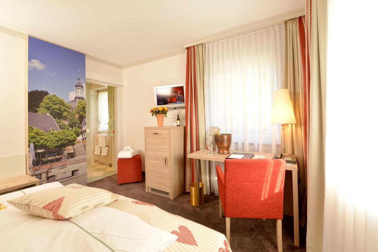Lohmann'S Romantik Hotel Gravenberg Langenfeld  Eksteriør bilde